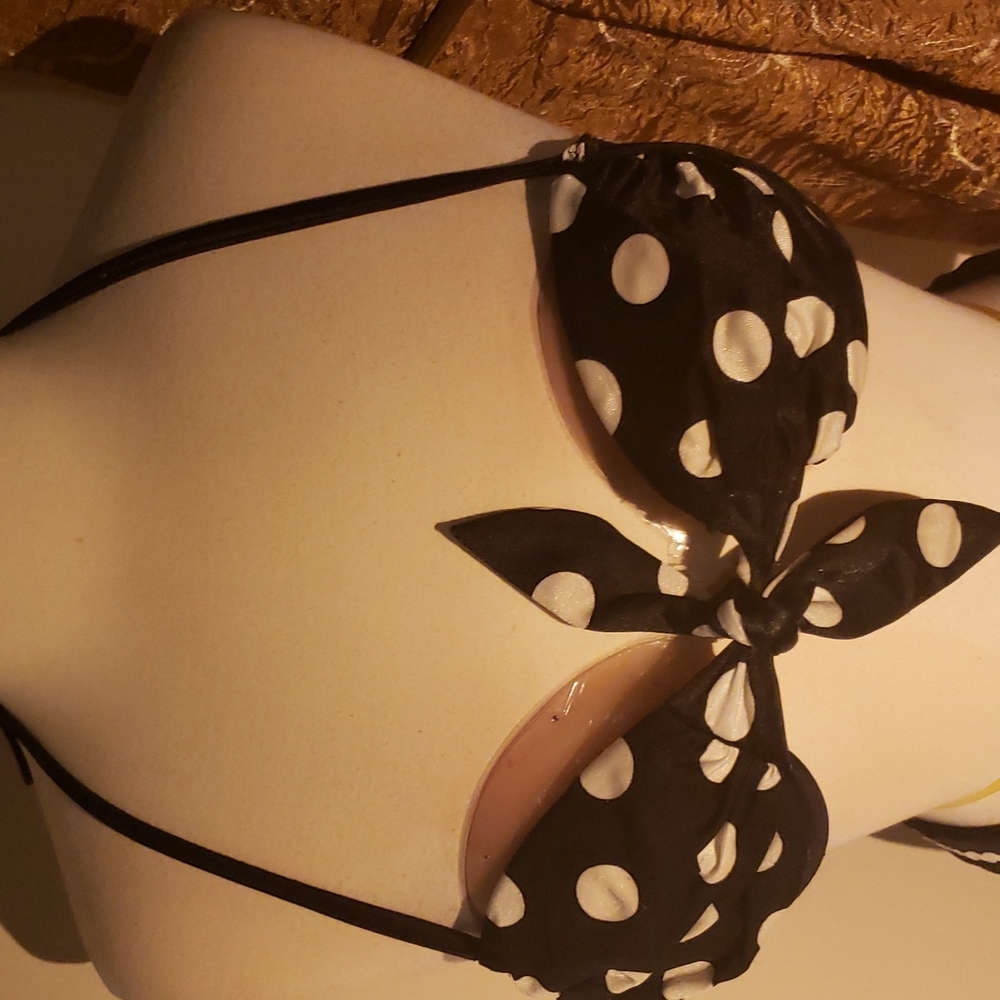 Bikini ๐ - Picture 4 of 16